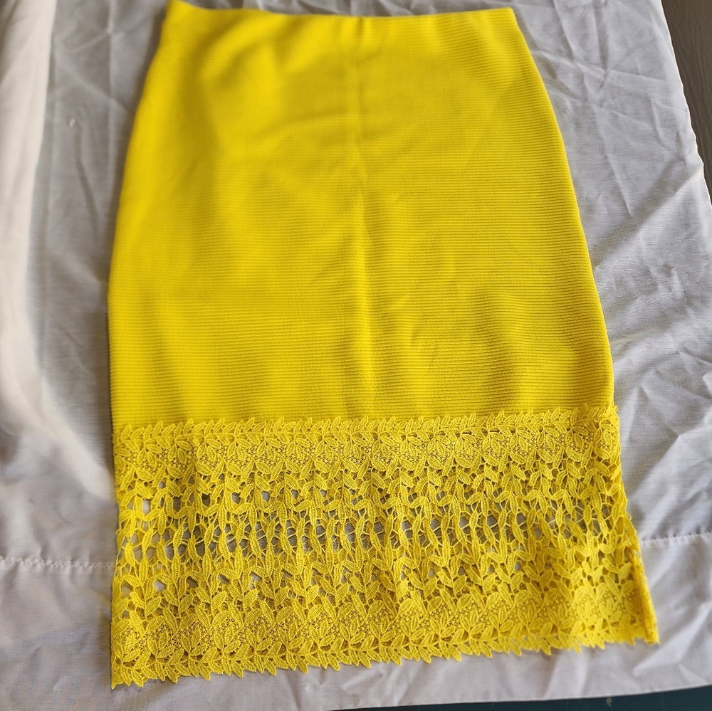 Olivia blu yellow midi skirt size L